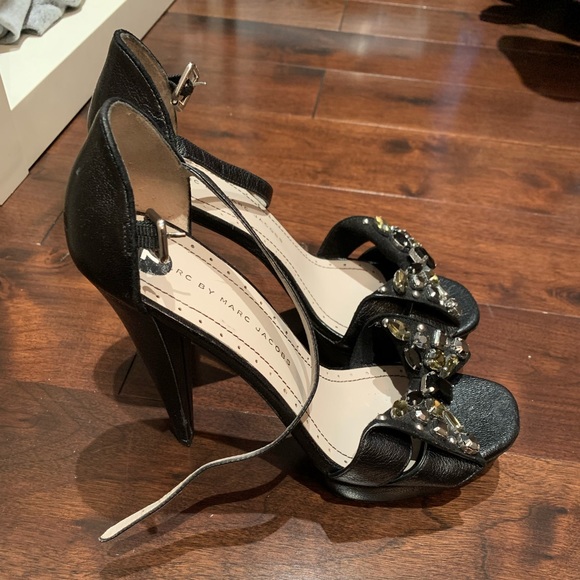 Marc by Marc Jacob’s heels - Picture 2 of 3